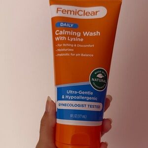 FemiClear Calming Wash with Lysine